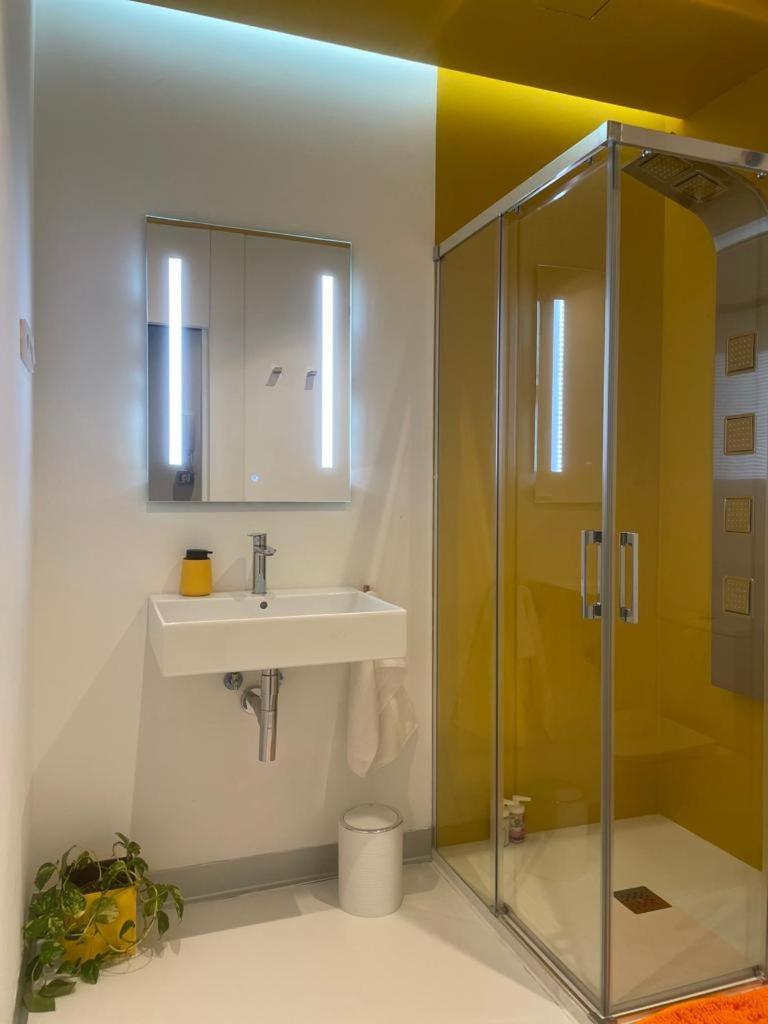 Lahola Glam Suites Torremolinos Room photo